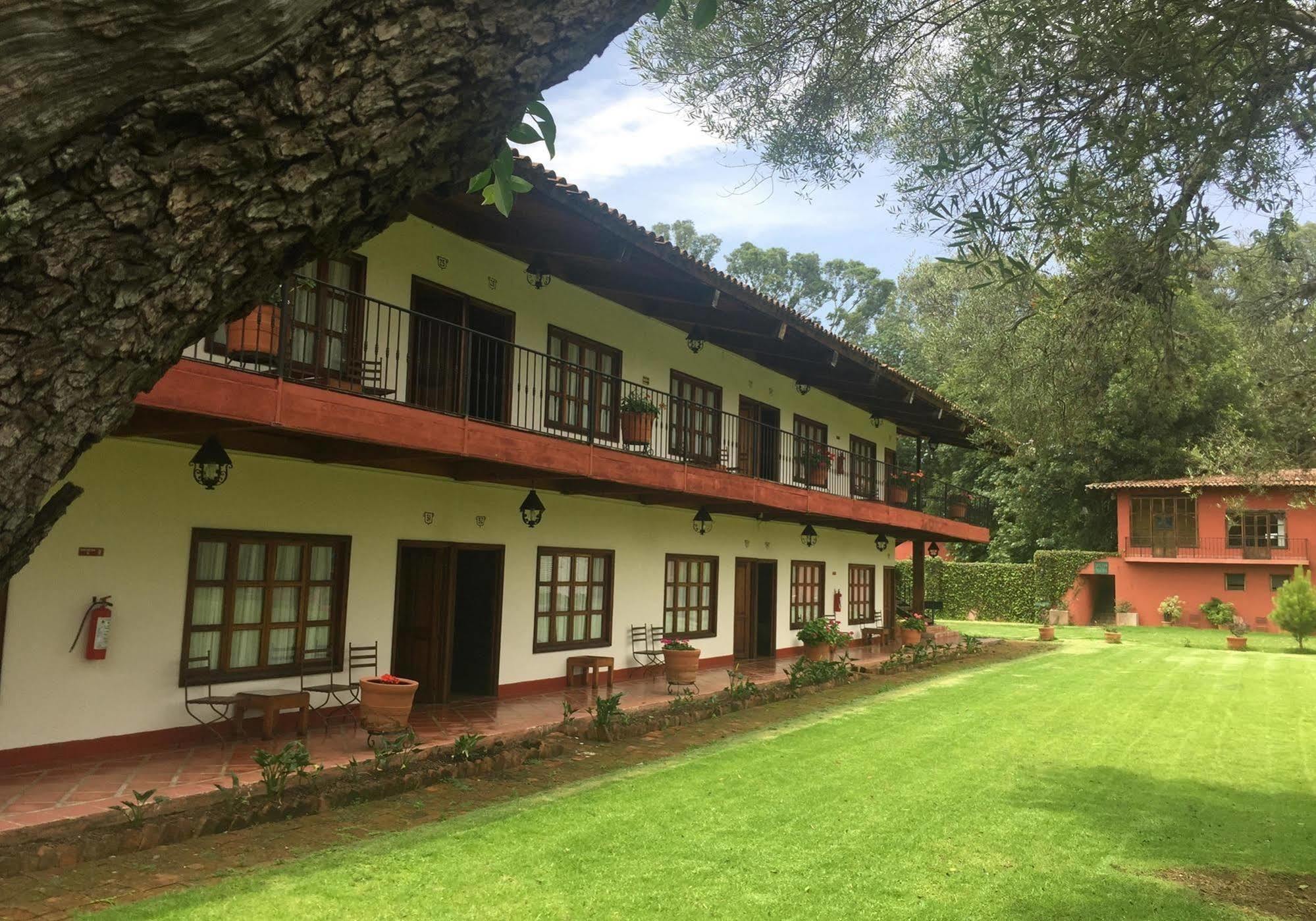 Hosteria San Felipe ปาทซ์คูเอโร ภายนอก รูปภาพ