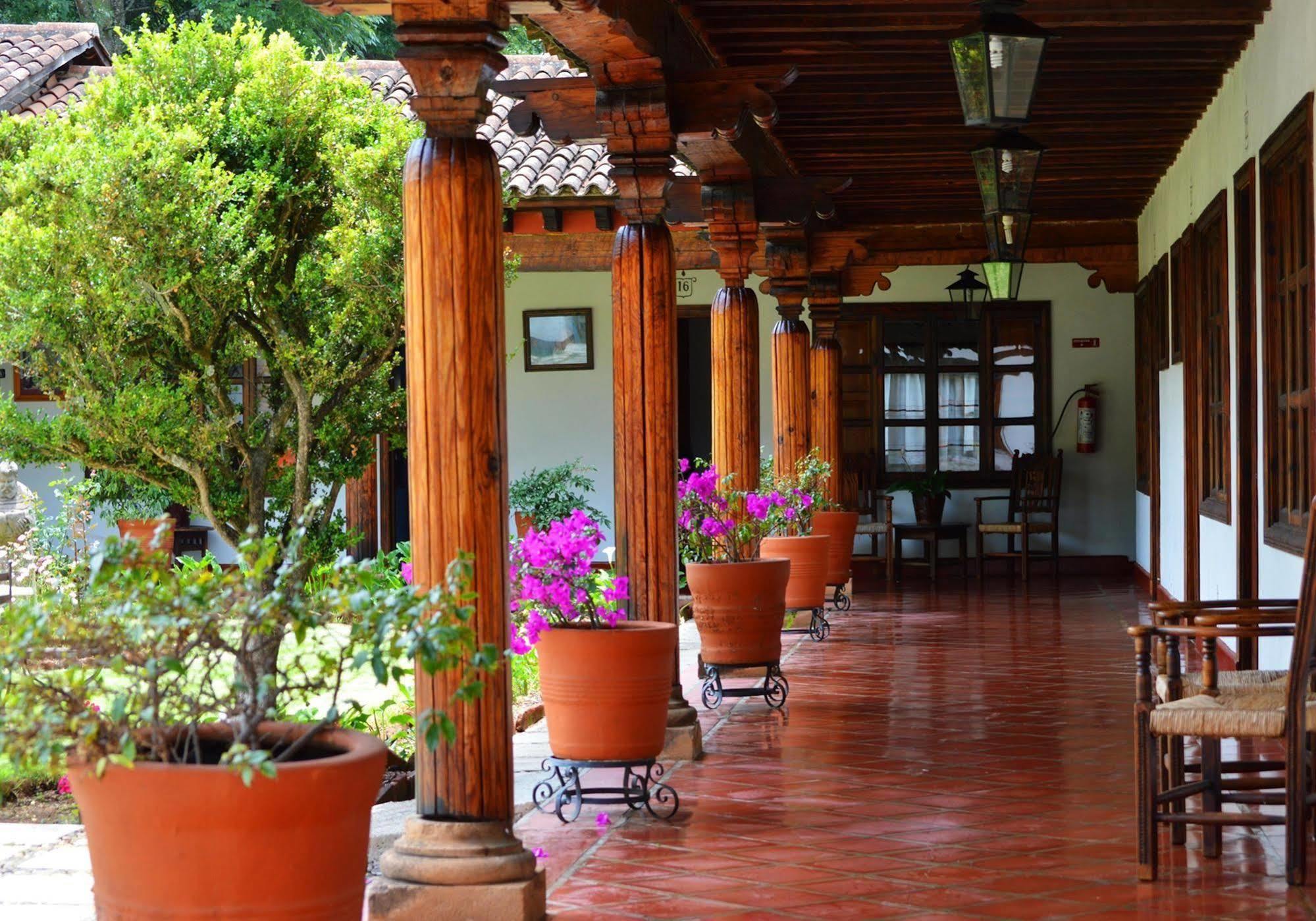 Hosteria San Felipe ปาทซ์คูเอโร ภายนอก รูปภาพ